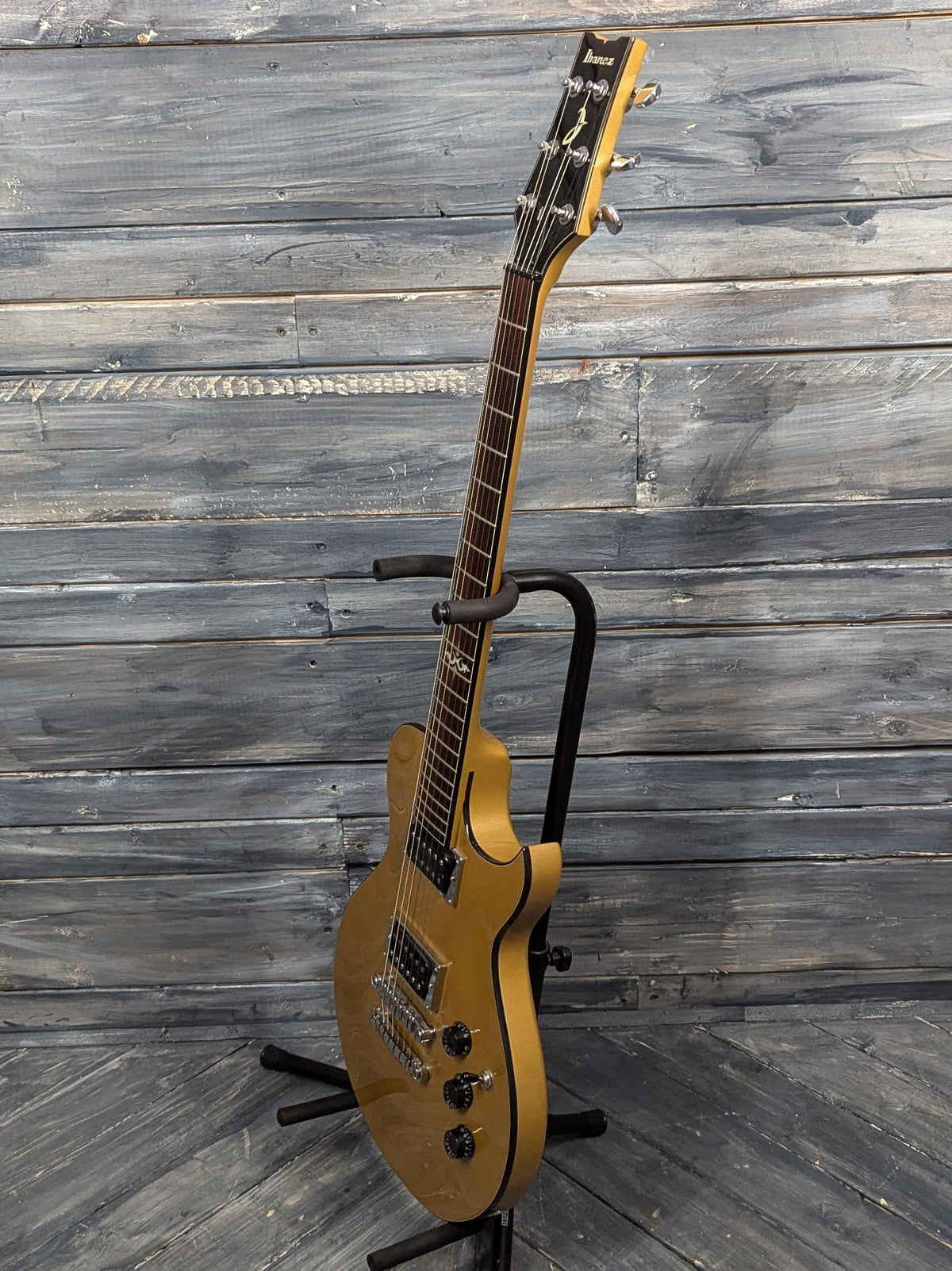 Used Ibanez ART100 full treble side view of the guitar