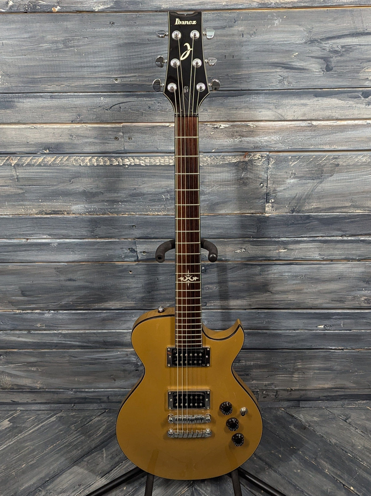 Used Ibanez ART100 full view of the guitar