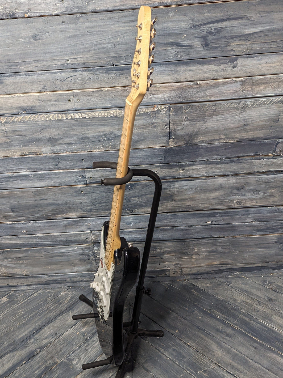 Indiana Left Handed IE1-L full bass side view of guitar