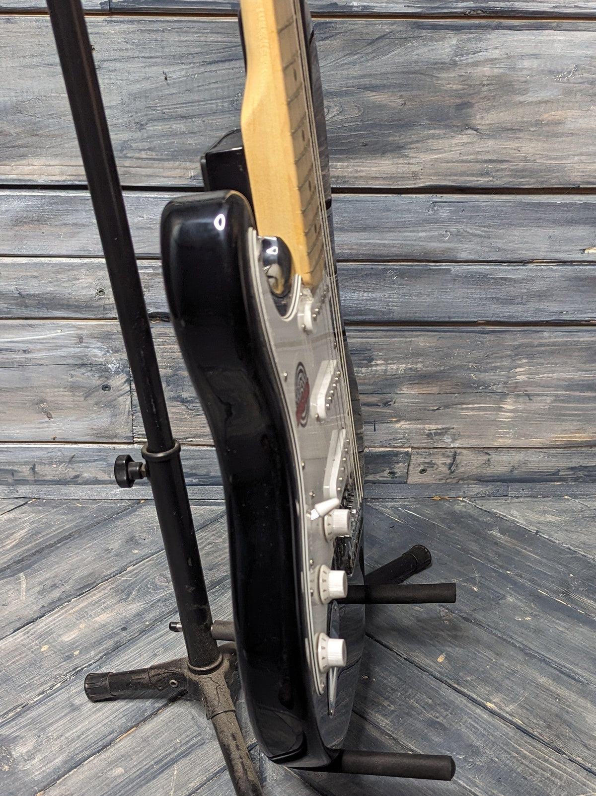 Indiana Left Handed IE1-L close up treble side view of body