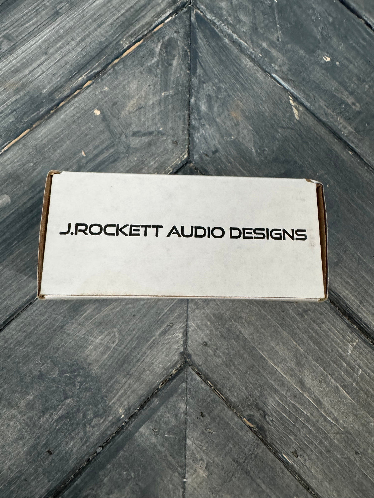 This is photo of the box of the pedal.