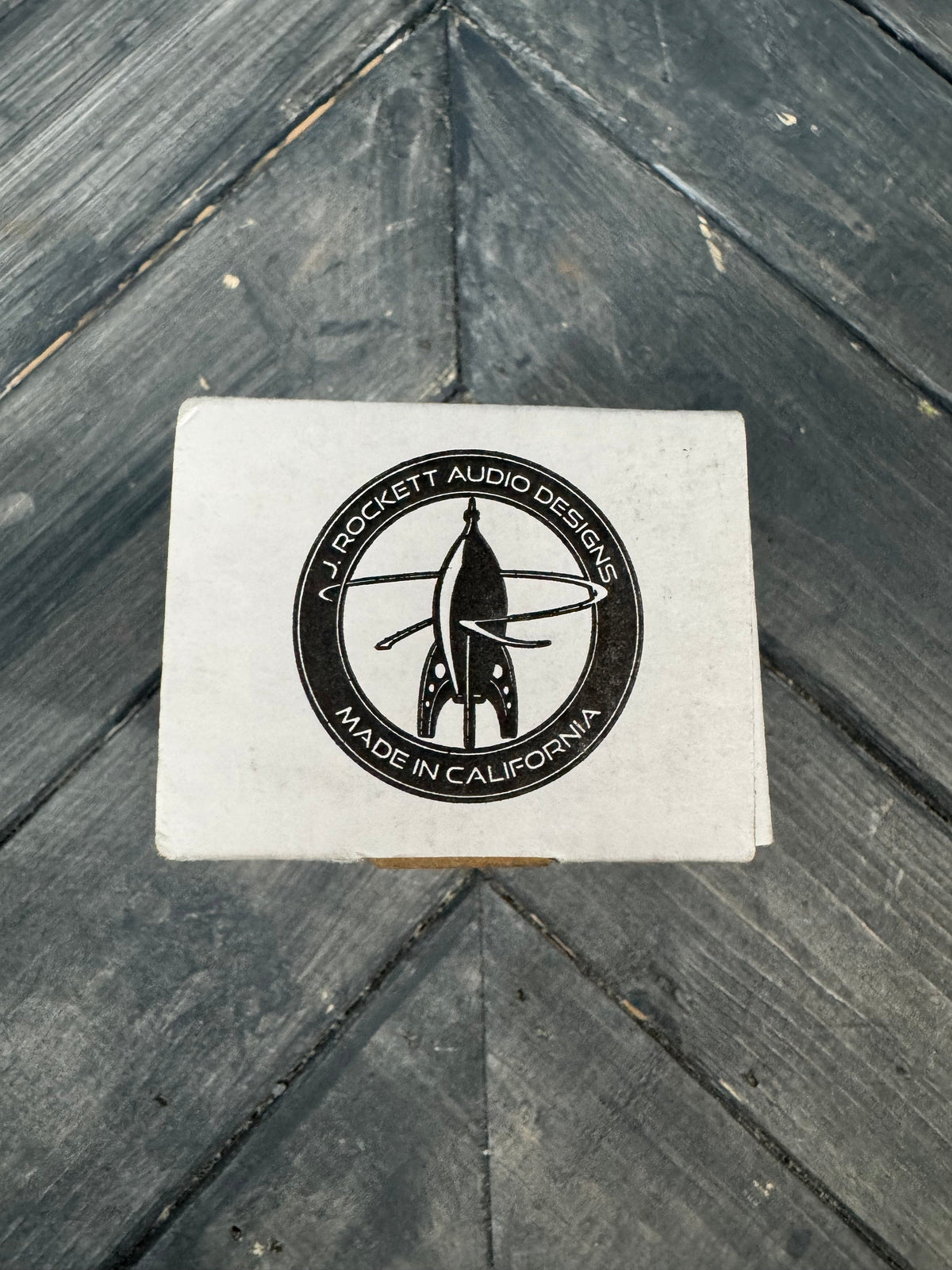 This is photo of the box of the pedal.