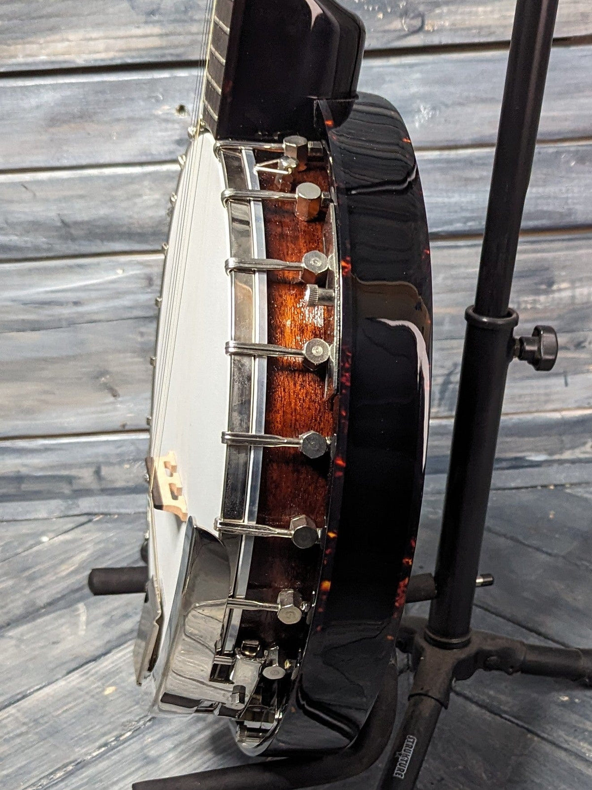 Savannah Left Handed SB-100L close up bass side view of banjo