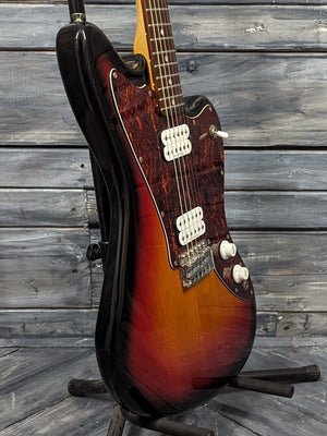 Used Squier Jagmaster bass side view of the body