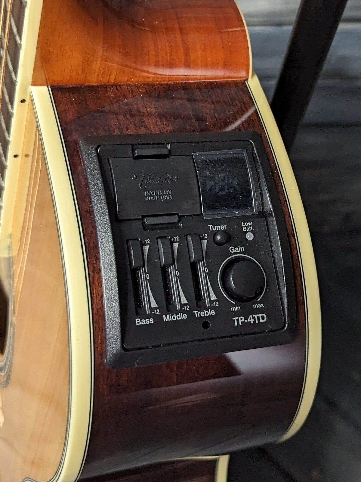 Takamine Left Handed GN51CE close up of the electronics