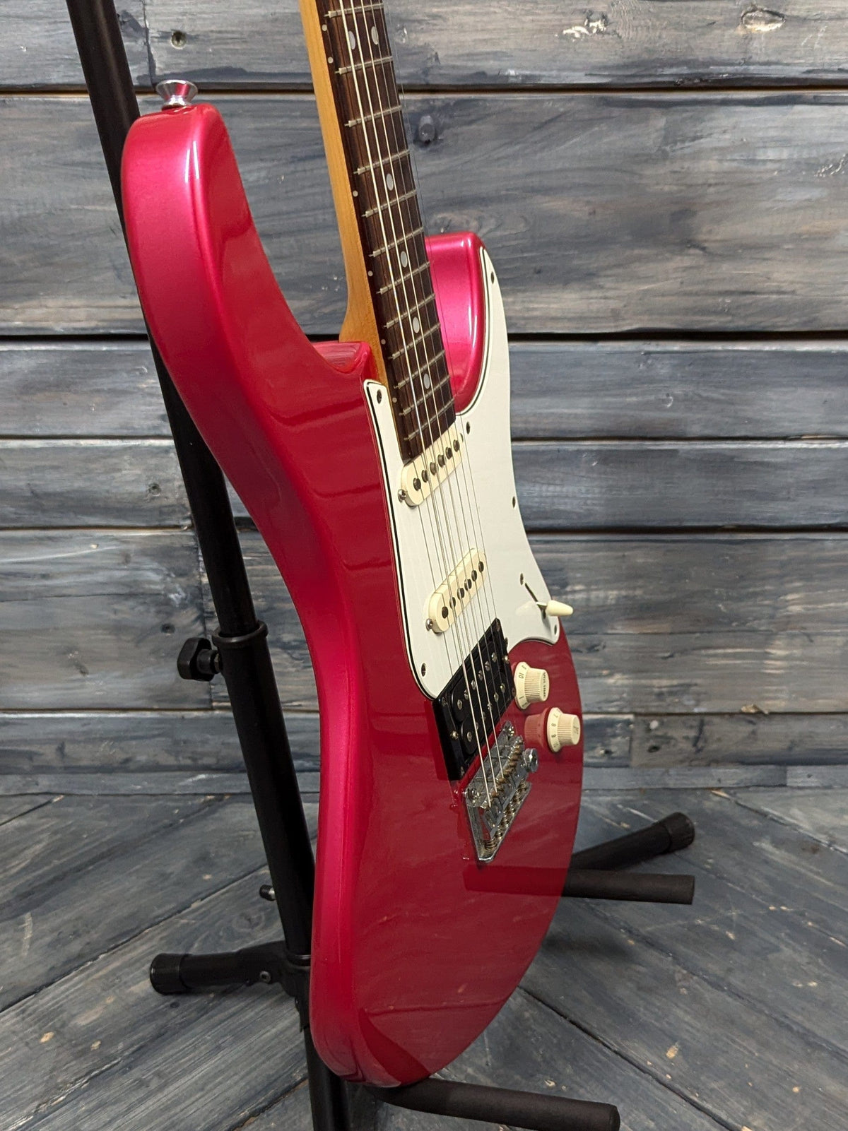 Used Yamaha Pacifica 912 bass side view of the body