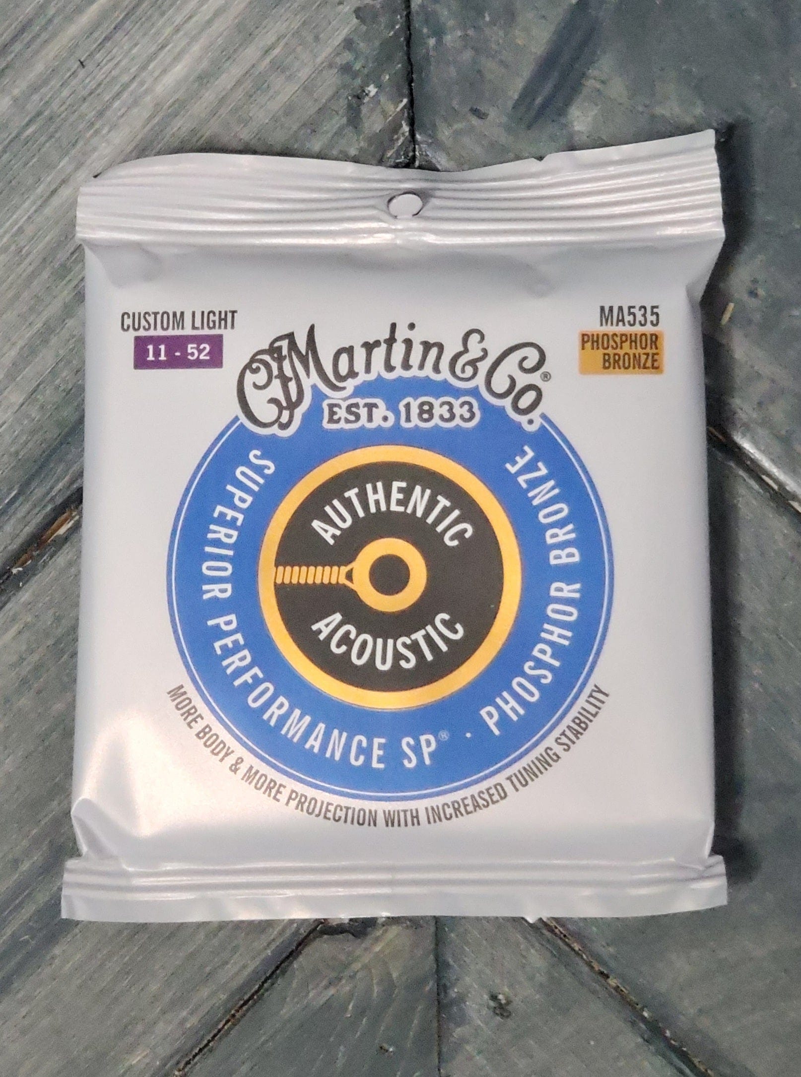 Martin MA535 AUTHENTIC ACOUSTIC SP® GUITAR STRINGS PHOSPHOR BRONZE front of packaging
