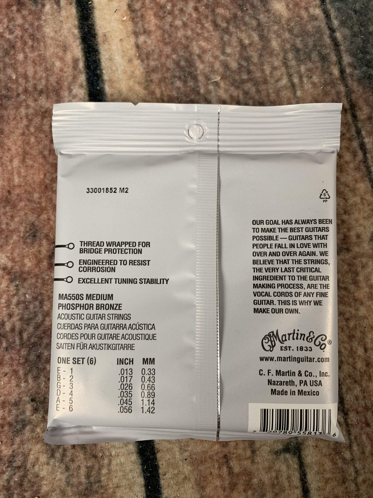 Martin MA550S Authentic Acoustic Marquis® Silked Phosphor Bronze Acoustic Guitar Strings back of packaging
