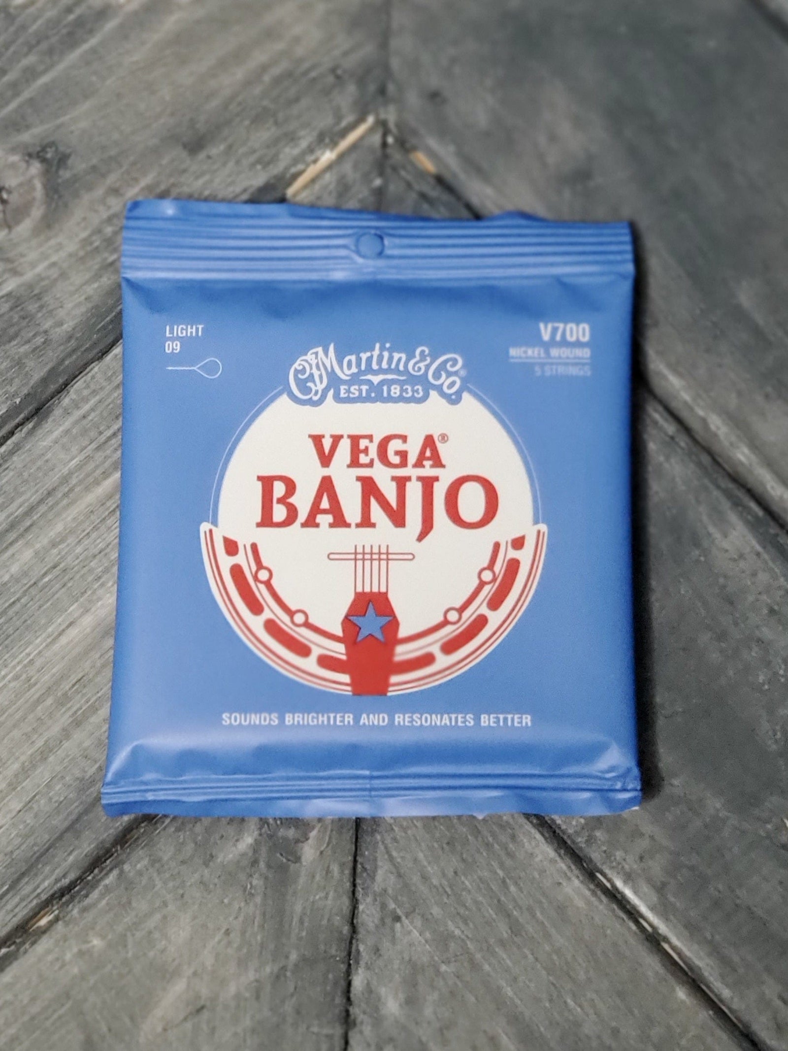 Martin V700 Vega Light 5 String Banjo Set front of packaging