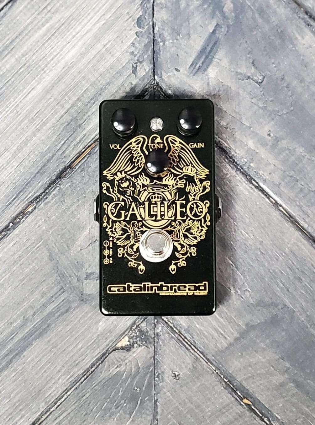 Catalinbread Galileo top of pedal with controls