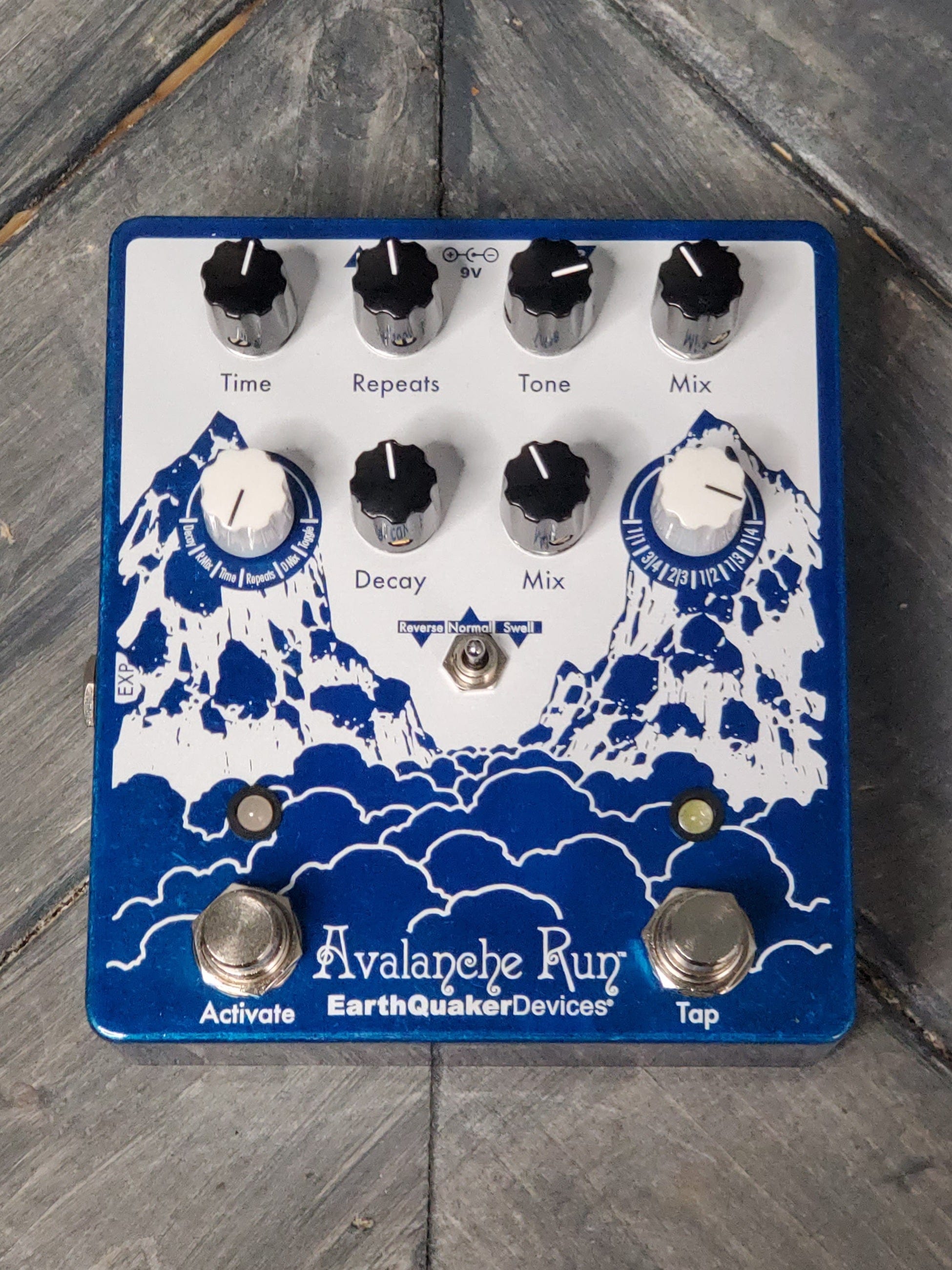 Earthquaker Devices pedal Earthquaker Devices Avalanche Run V2 Stereo Reverb & Delay with Tap Tempo Pedal
