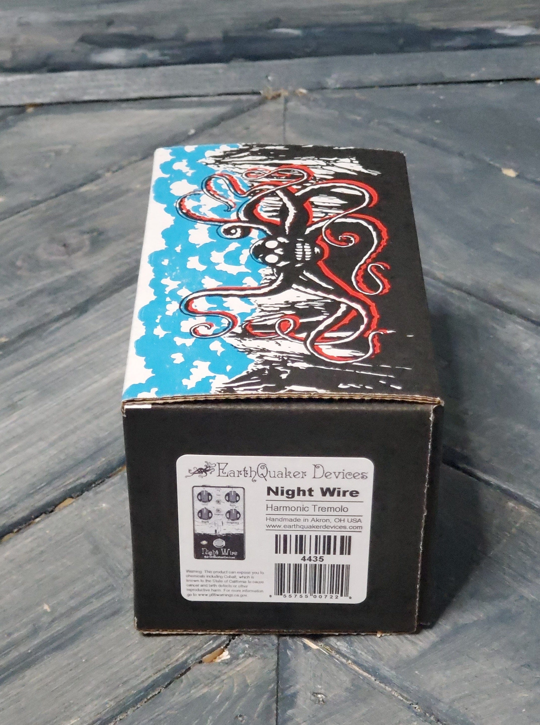 night wire pedal Earthquaker Devices Night Wire V2 Harmonic Tremolo Pedal