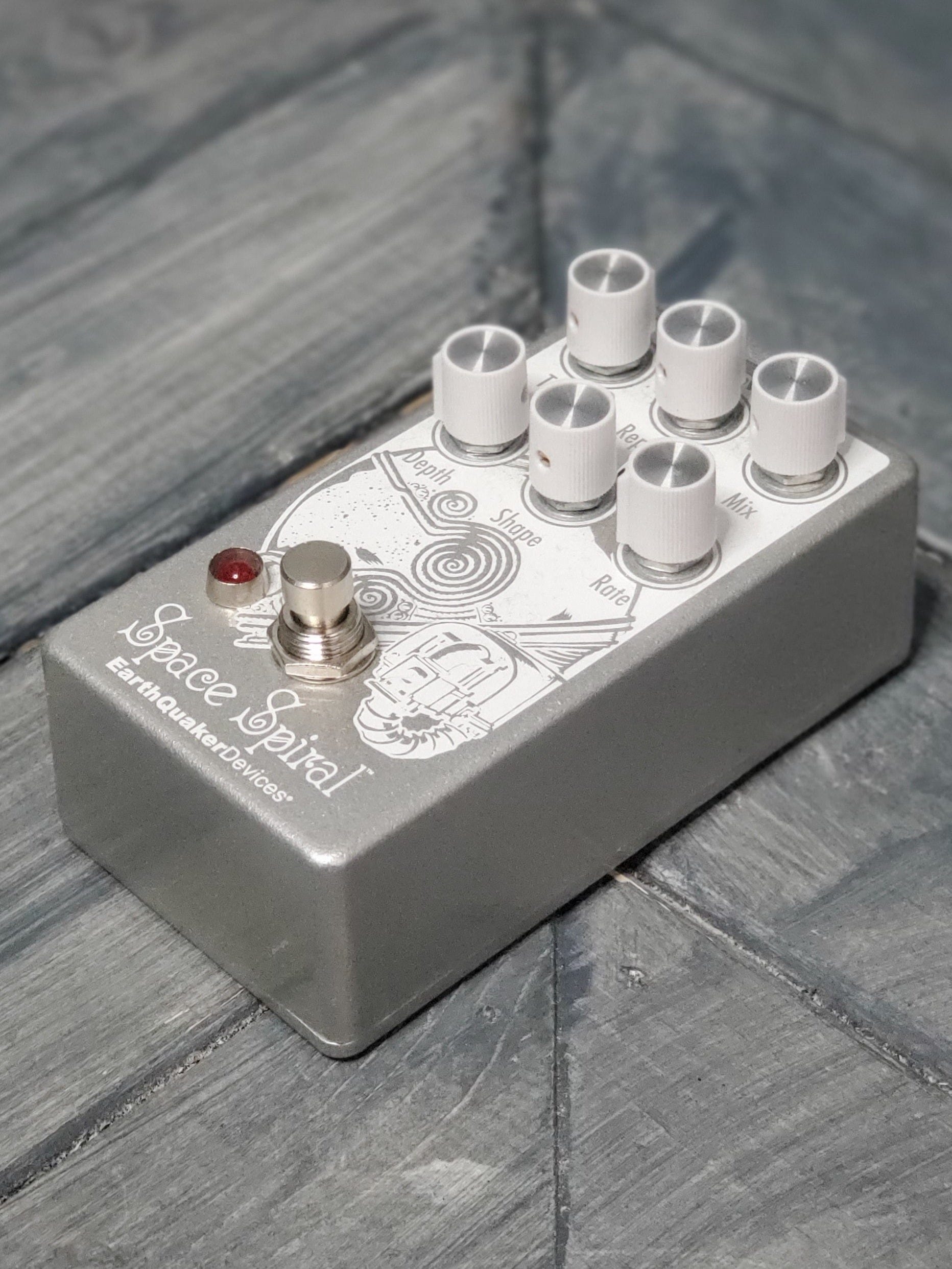 Earthquaker Devices Space Spiral Modulated Delay Pedal