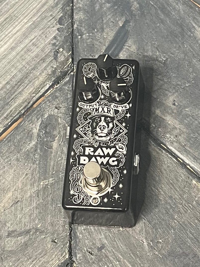 MXR Raw Dawg EG74 Eric Gales Overdrive Pedal top of pedal and controls